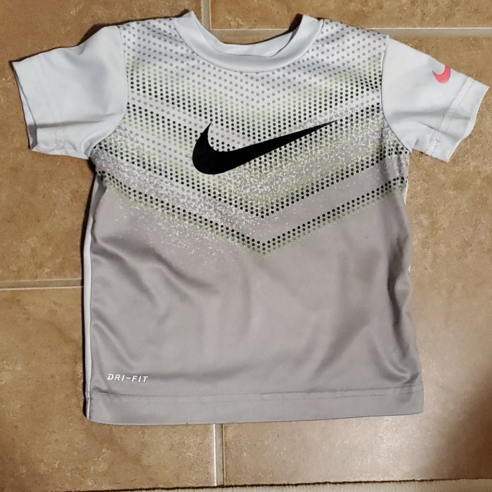 Nike Boys Tshirt